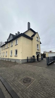 Gepflegte 2,5-Zimmer Wohnung in Solingen Wald mit Garage