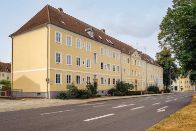 Stadtnahe Wohnung mit Tageslichtbad // EG rechts