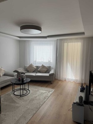 Stilvolle, neuwertige 2,5-Raum-wohnung  mit hochwertiger Einbauküche!