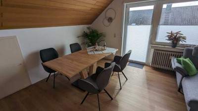 Zur Vermietung steht eine gemütliche 3 Zimmer DG Wohnung.