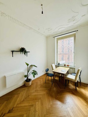 Stuttgart-Süd: Provisionsfrei, 5-Zimmer-Altbau in der Immenhoferstraße, 120 qm, Bj. 1903