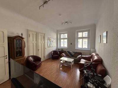 Schöne 3-Zimmer Altbauwohnung mit Küche wenige Schritte vom Kleistpark