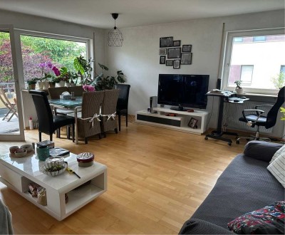 Möblierte 2,5-Zi-Whg.  mit EBK, Balkon, Keller und TG-Stellplatz