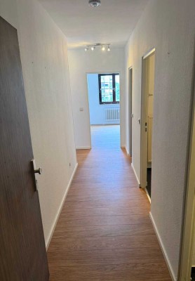 Helle 2-Zimmer-Wohnung  Ihr Rückzugsort in Hanau-Steinheim
