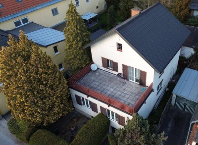 Stadtvilla mit großem Potential in besonders ruhiger, sonniger und zentraler Lage