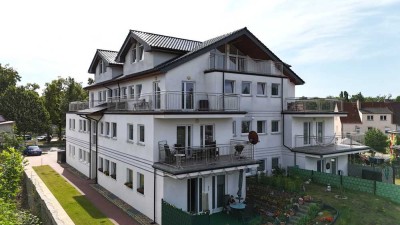 Mehrfamilienhaus Baujahr 2021 mit 12 Wohnungen vor den Toren Berlins