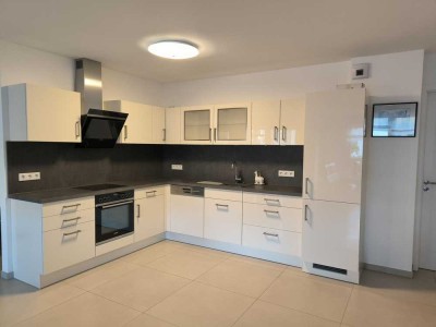 Exklusiv möblierte 3-Zimmer-Wohnung mit Balkon im Herzen von Aschaffenburg, Provisionsfrei v. privat