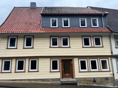 Lichtdurchflutete 4 Zimmer Wohnung mit Werkstattbereich in Bad Grund