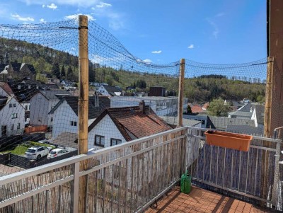 Exklusive 5-Zimmer-Dachgeschosswohnung mit Balkon und Einbauküche in Schmitten