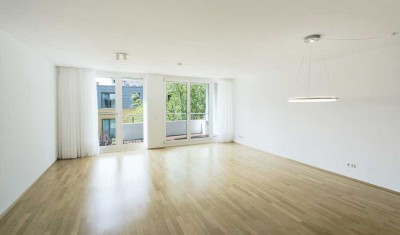 Bestes Schwabing, Innenhoflage! Großzügige 3-Zimmer-Wohnung mit Balkon