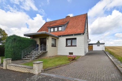 Sibbesse - Westfeld: Einfamilienhaus in ruhiger Feldrandlage mit riesigem Grundstück!