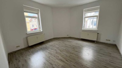 Werdau-Zentrum, 3-Zi.-Whg., großes Wohnzimmer, kleines Kinderzimmer