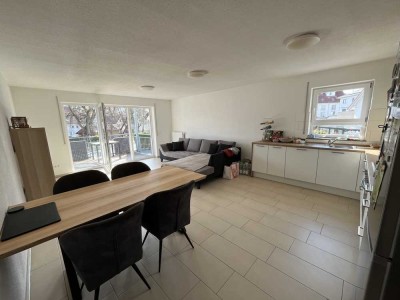 Moderne und neuwertige 3-Zimmer-Wohnung mit Balkon