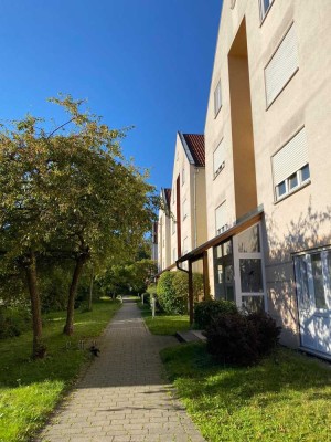 Attraktive 3 Zimmerwohnung mit Terrasse und Gartenanteil in gepflegter Wohnanlage