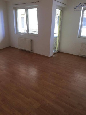 charmante, Anlegerwohnung mit 2 Zimmer und 2 Balkone