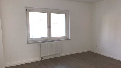 Helle 3 Zimmer Wohnung mit Balkon im 3. Obergeschoss