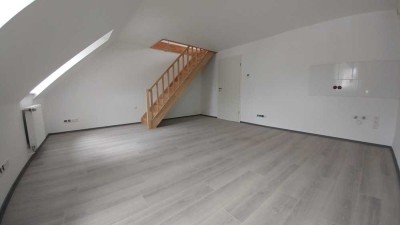 Erstbezug nach Sanierung: Schöne 4-Zimmer-Maisonette-Wohnung mit geh. Innenausstattung & gr Terrasse