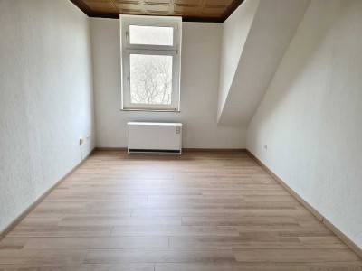 Renoviert!! Neuwertiges Bad! Große und preiswerte 3,5 Raum Wohnung in GE-Rotthausen!