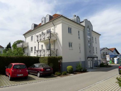 Freundliche 2-Zimmerwohnung mit Balkon und Tiefgaragenstellplatz in Weißenhorn zu vermieten