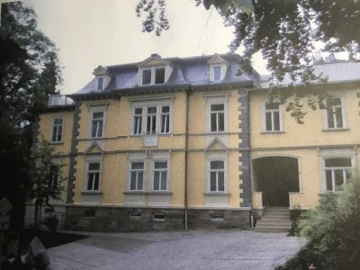 Dachgeschoss-Wohnung mit moderner EBK in Villa im besten Viertel von Ilmenau      Ilmenau