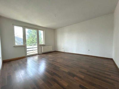 Wohnen mit Charakter – Lichtdurchflutete Wohnung + Balkon