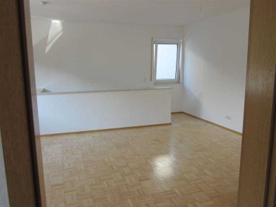 Helle & moderne 2-Zimmer-Wohnung über zwei Ebenen, zentrale Lage in Ahlen (von privat)