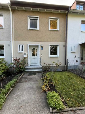 Modernisiertes Reihenhaus mit Terrasse & Garten in begehrter Lage von Obermenzing – Garage inklusive