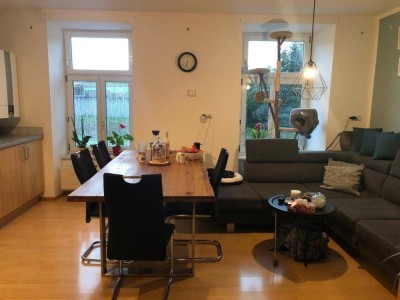 2 Zimmer Wohnung , +19 m² Kellerabteil im EG ,+Gemeinschaftsgarten von 1.270m²