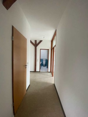 Charmante 2 Zimmer Wohnung im Dachgeschoss / Zeitz