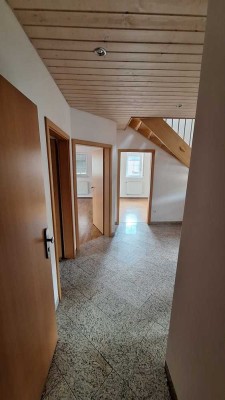 4,5-Raum-Maisonette-Wohnung mit geh. Innenausstattung mit Balkon
