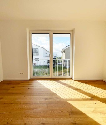 Neue, größzügige und hochwertige  4-Zimmer Erdgeschosswohnung mit Garten in Lauffen
