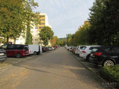 Attraktive 3 1/2 Zimmer-Wohnung im 7. Stock mit Balkon und Blick ins Grüne