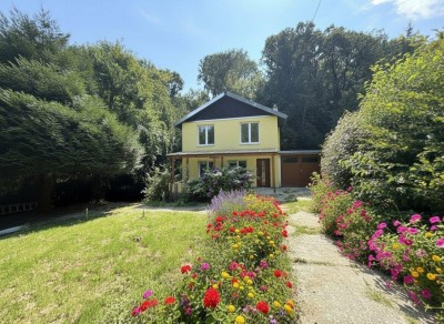 KLEINGARTENHAUS - Absolute Grünruhelage - ca. 700m² Eigengrund - 3 Zimmer - ca. 120m² NFL - GARAGE - Keller