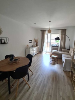 Traumhaft schöne 2,5 Raum mit sehr großem Balkon! Stadtnah!
