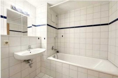 Helle 3-Zimmer Wohnung mit Balkon im 1. OG in Tübingen