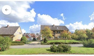 Mehrfamilienhaus mit großem Grundstück