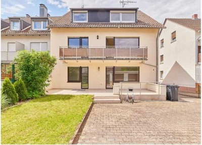 Geräumige Erdgeschosswohnung mit Terasse