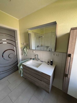 Freundliche 4-Zimmer-Wohnung mit Balkon und EBK in Bovenden-Lenglern