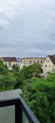 Grundsanierte und sonnige 3 Zimmer DG Wohnung in Dudenhofen