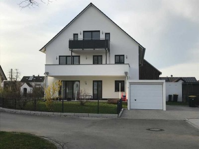 Dachgeschoss Traum: 3 Zimmer Wohnung mit Balkon in Schrobenhausen