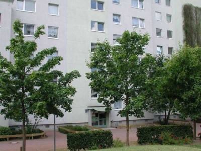 Praktische 4-Zimmer-Wohnung mit Vollbad, Gäste WC  und Balkon