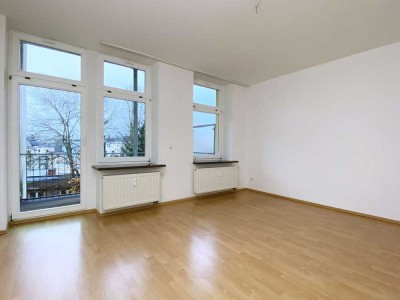 2-Raum Wohnung mit offener Küche und sonnigem Balkon