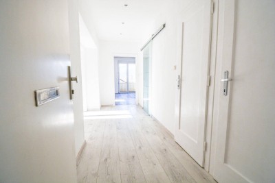 *MODERN SANIERT* I ZENTRALE LAGE I BALKON I CARPORT OPTIONAL I HAUSTIERE WILLKOMMEN I DUSCHE I WG TAUGLICH I AB SOFORT VERFÜGBAR I PROJEKT WOHNEN I