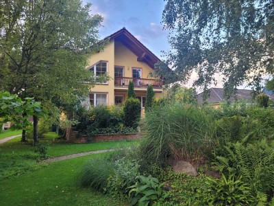 Sonnige 2-Zimmer Dachgeschosswohnung mit Balkon, Garten und Garage in Wandlitz OT Basdorf
