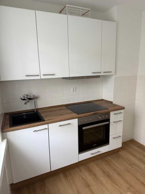 Renovierte 2 Zimmer Wohnung, 3min zum HBF