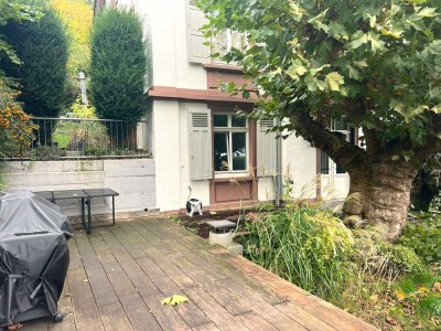 Bad Soden - moderne und helle 2 ZW mit EBK samt Terrasse, großer Kellerraum und Garage.