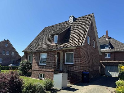 gepflegtes 3-2/2-Zimmer-Einfamilienhaus mit 2 Bädern, Garage und Vollkeller