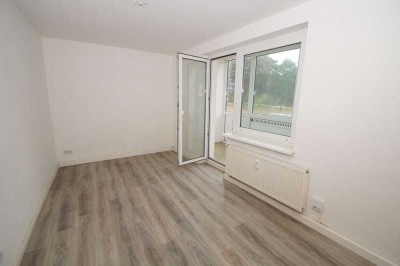 Fast 5 % Rendite- Provisionsfrei -  jetzt schnell sein ! 2-Zi.-Wohnung mit Wintergarten in Erfurt!