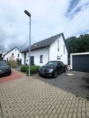 Neuwertiges und sehr gepflegtes freistehendes Einfamilienhaus in ruhiger Lage zu verkaufen