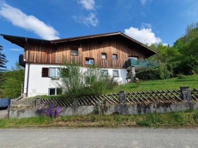 Familienglück - Zweifamilienhaus mit Garage und Garten